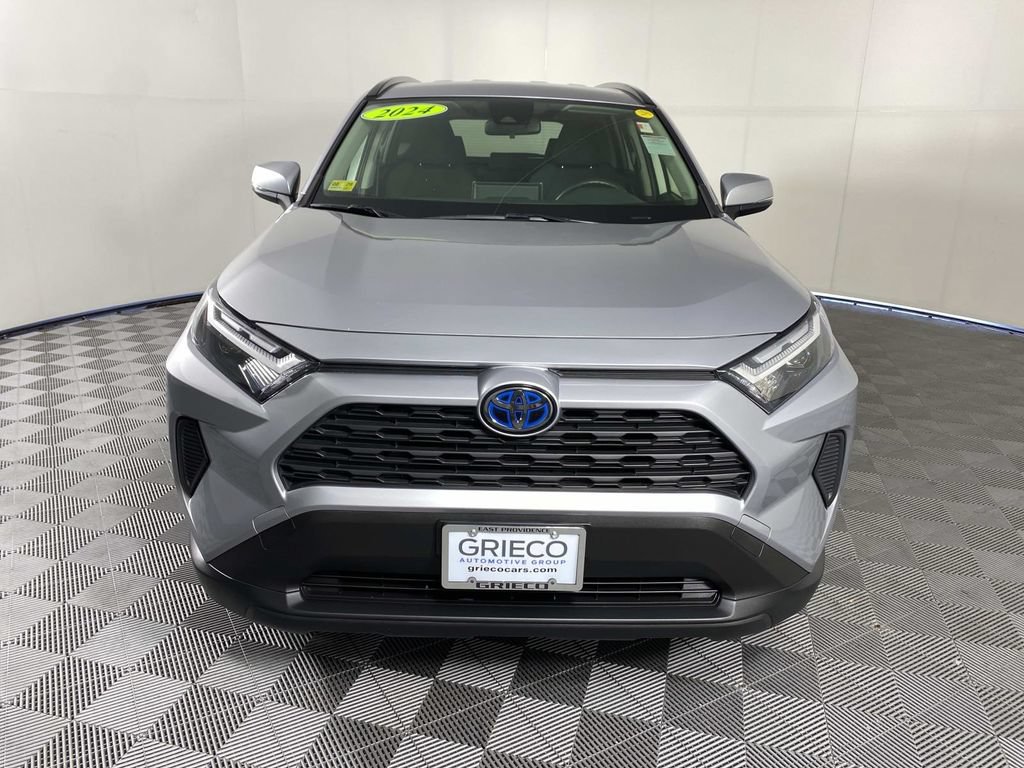 Used 2024 Toyota RAV4 LE AWD/4WD image 3