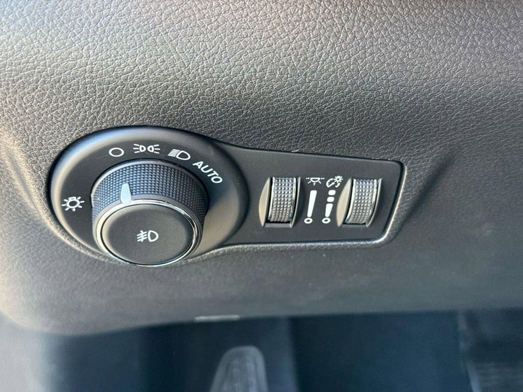 New 2026 Jeep Compass Latitude w/ Quick Order Package 29K image 23