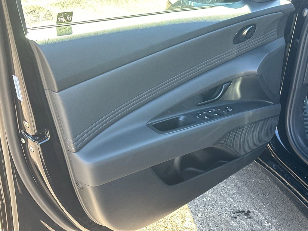New 2025 Hyundai Elantra Sport image 10
