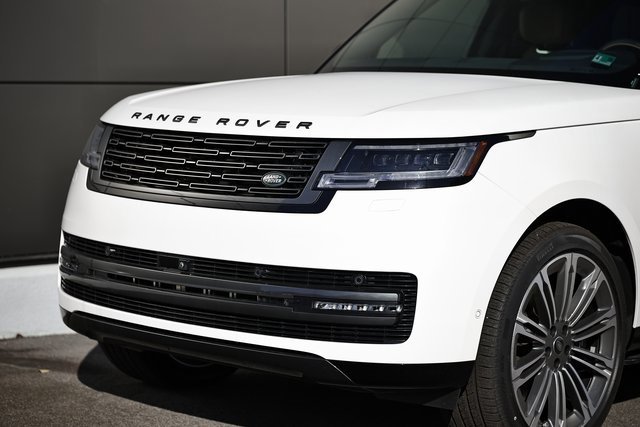 New 2025 Land Rover Range Rover Autobiography image 2