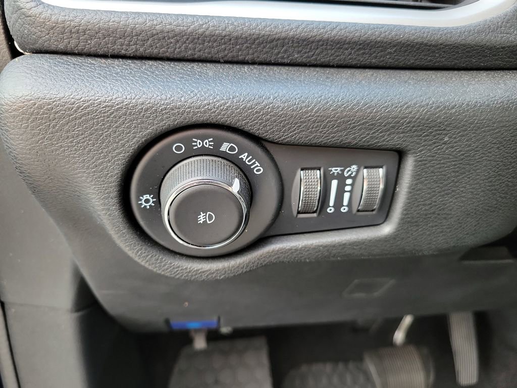 Used 2022 Chrysler Pacifica Touring-L w/ S Appearance Package image 29