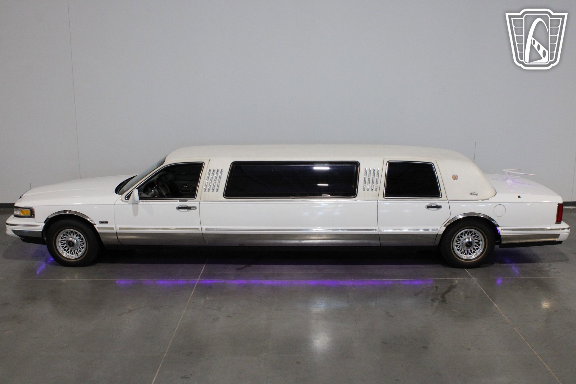 Used 1996 Lincoln Town Car Executive image 25