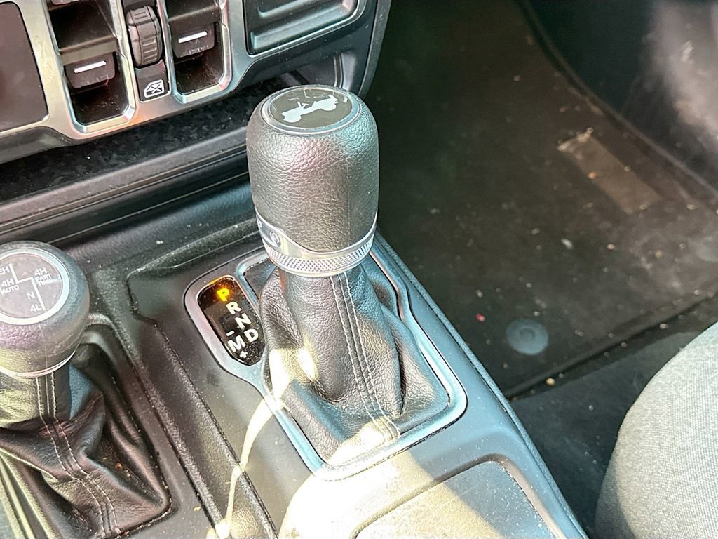 Used 2024 Jeep Wrangler Unlimited Sahara image 16