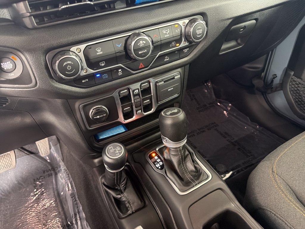 Used 2025 Jeep Wrangler Unlimited Sport S 4xe AWD/4WD image 16