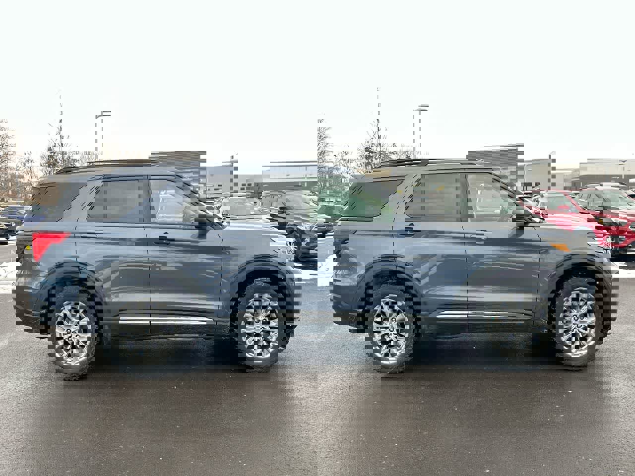 Used 2021 Ford Explorer XLT w/ Equipment Group 202A image 14