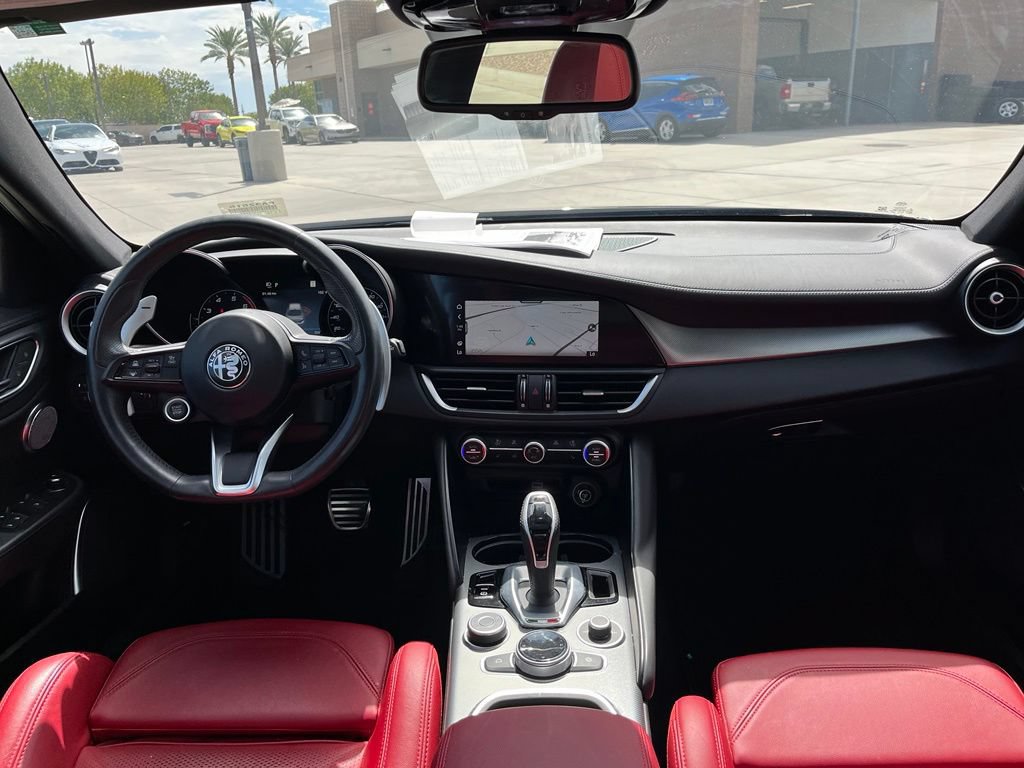 Used 2022 Alfa Romeo Giulia Veloce RWD image 13