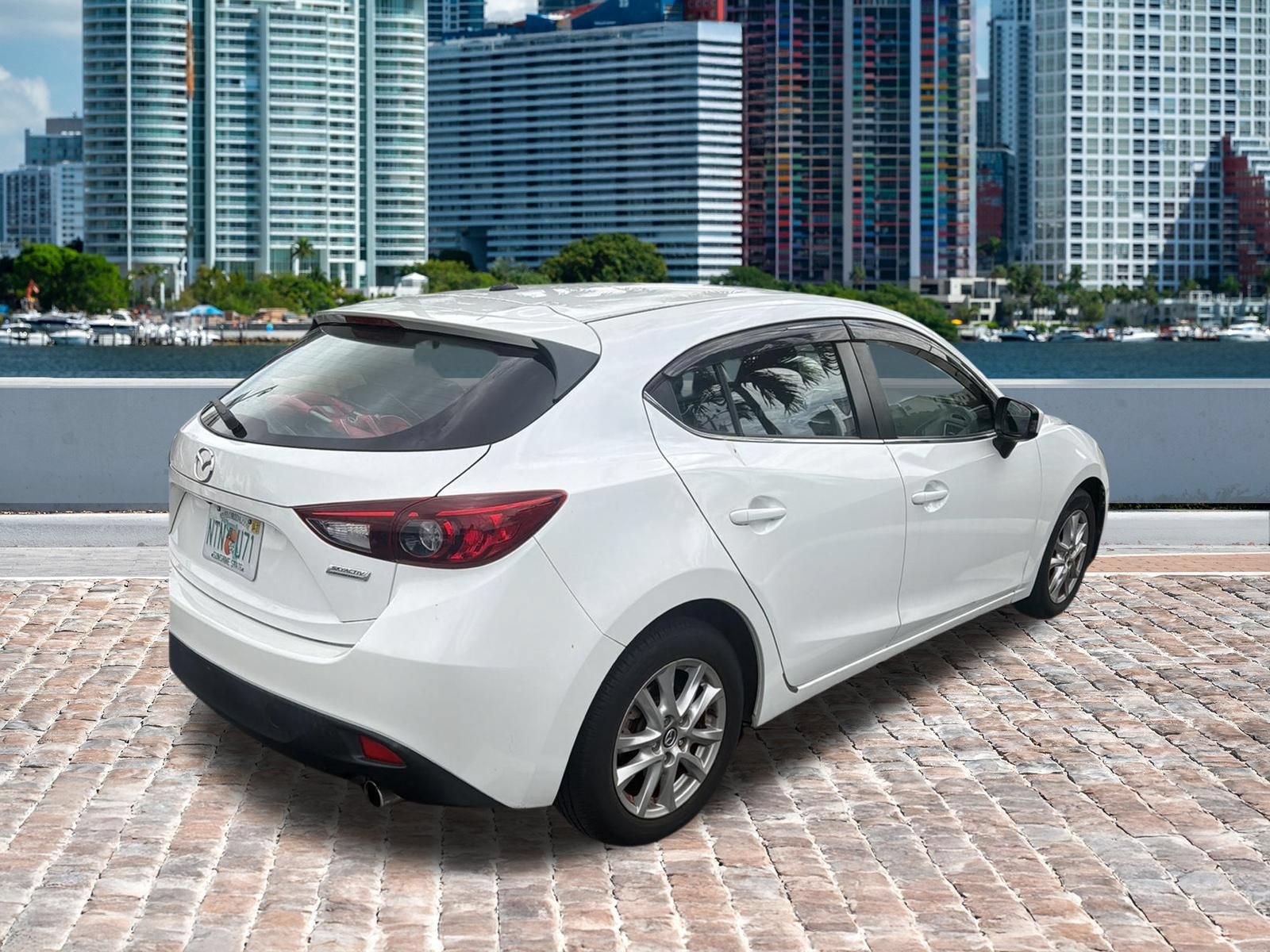Used 2016 MAZDA MAZDA3 i Sport w/ Preferred Equipment Package FWD image 4