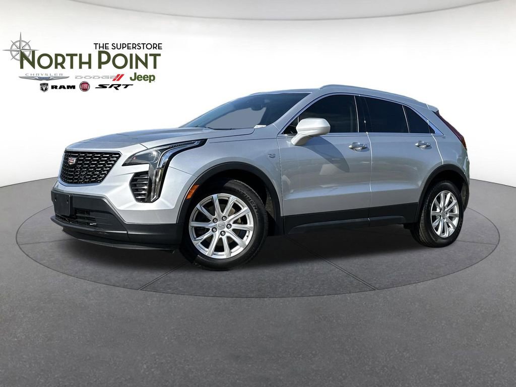 Used 2019 Cadillac XT4 Luxury w/ Cold Weather Package FWD image 1