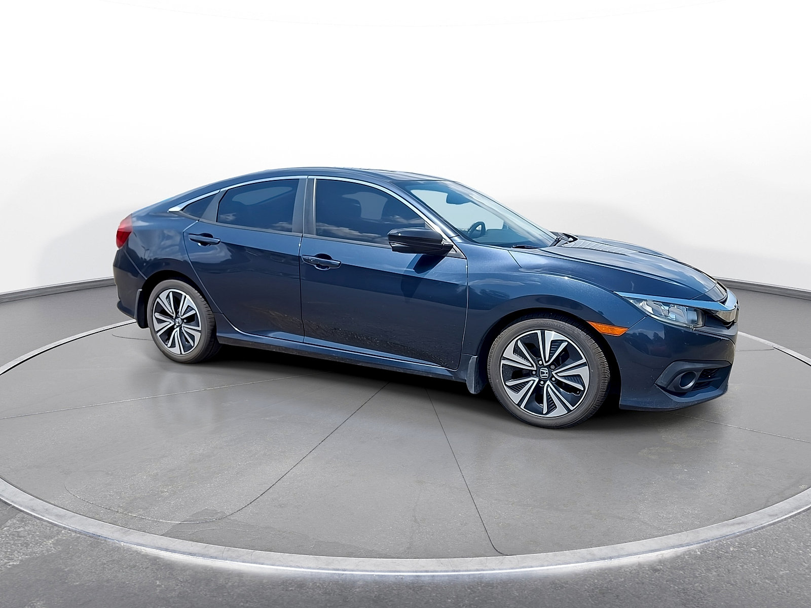 Used 2018 Honda Civic EX-T image 9