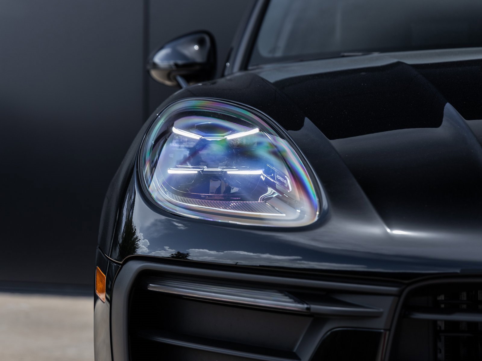 Used 2025 Porsche Macan image 6