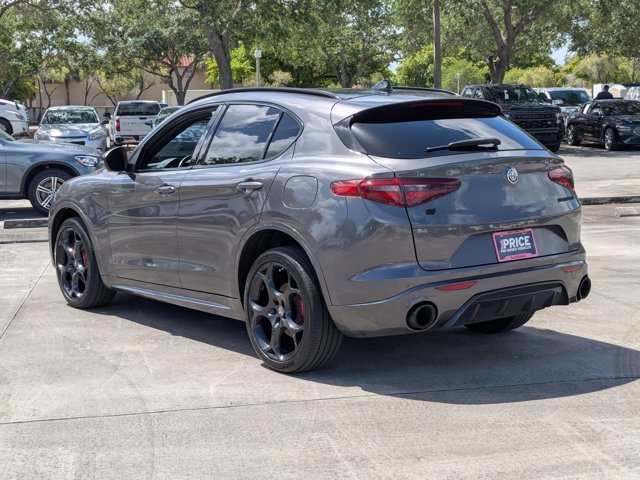 Used 2022 Alfa Romeo Stelvio Veloce image 8