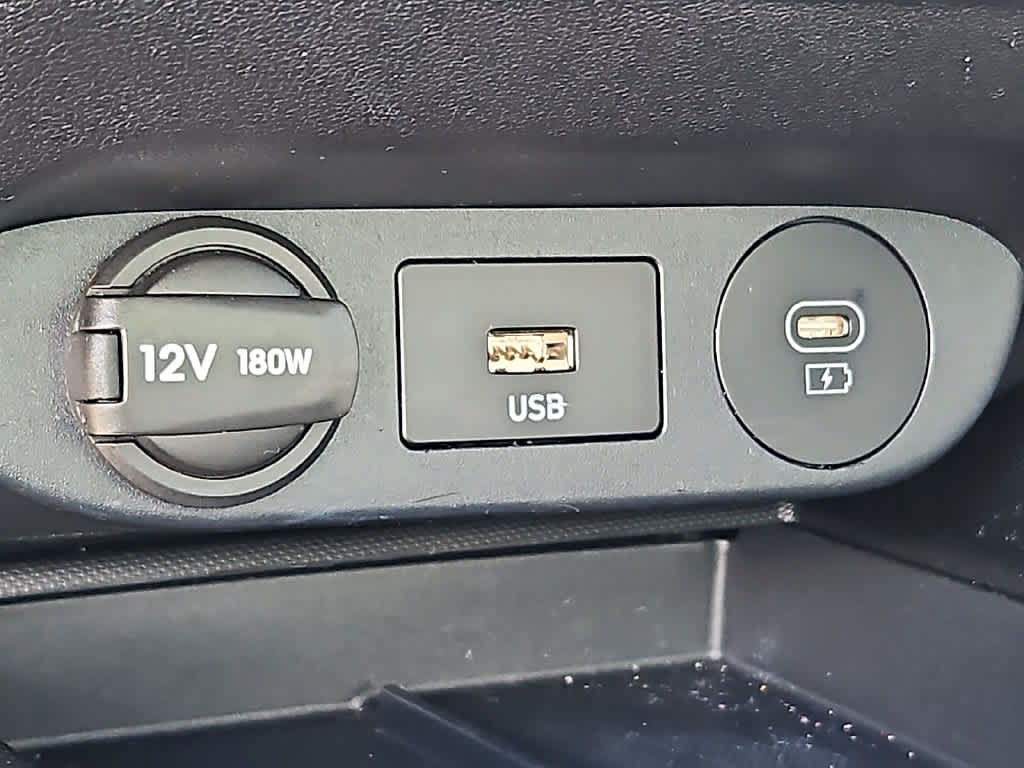 Used 2025 Hyundai Elantra Limited FWD image 26