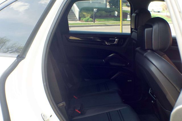 Used 2021 Porsche Cayenne S AWD/4WD image 48
