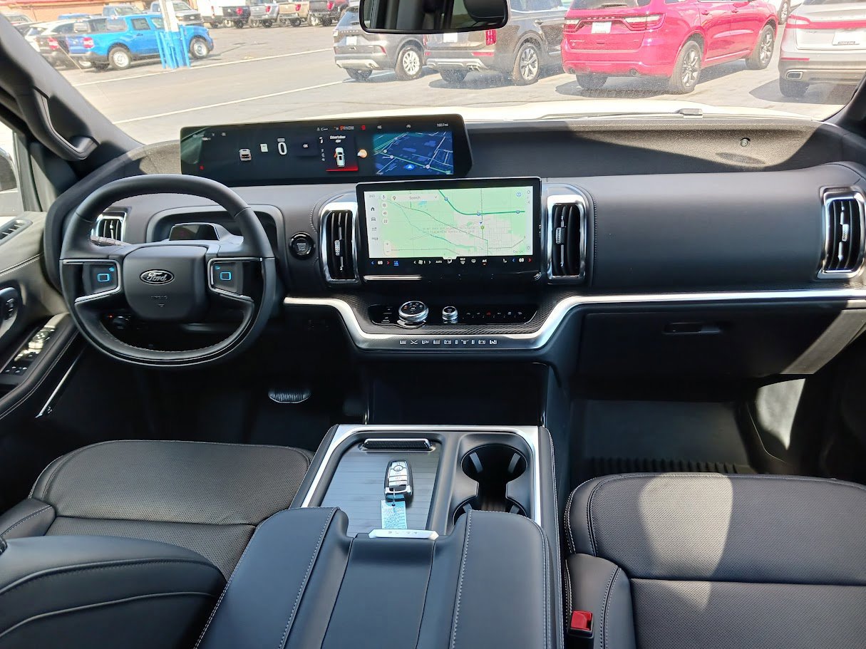 New 2025 Ford Expedition Platinum w/ Stealth Performance Package AWD/4WD image 15