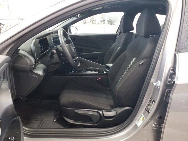 Certified 2025 Hyundai Elantra Sport image 12