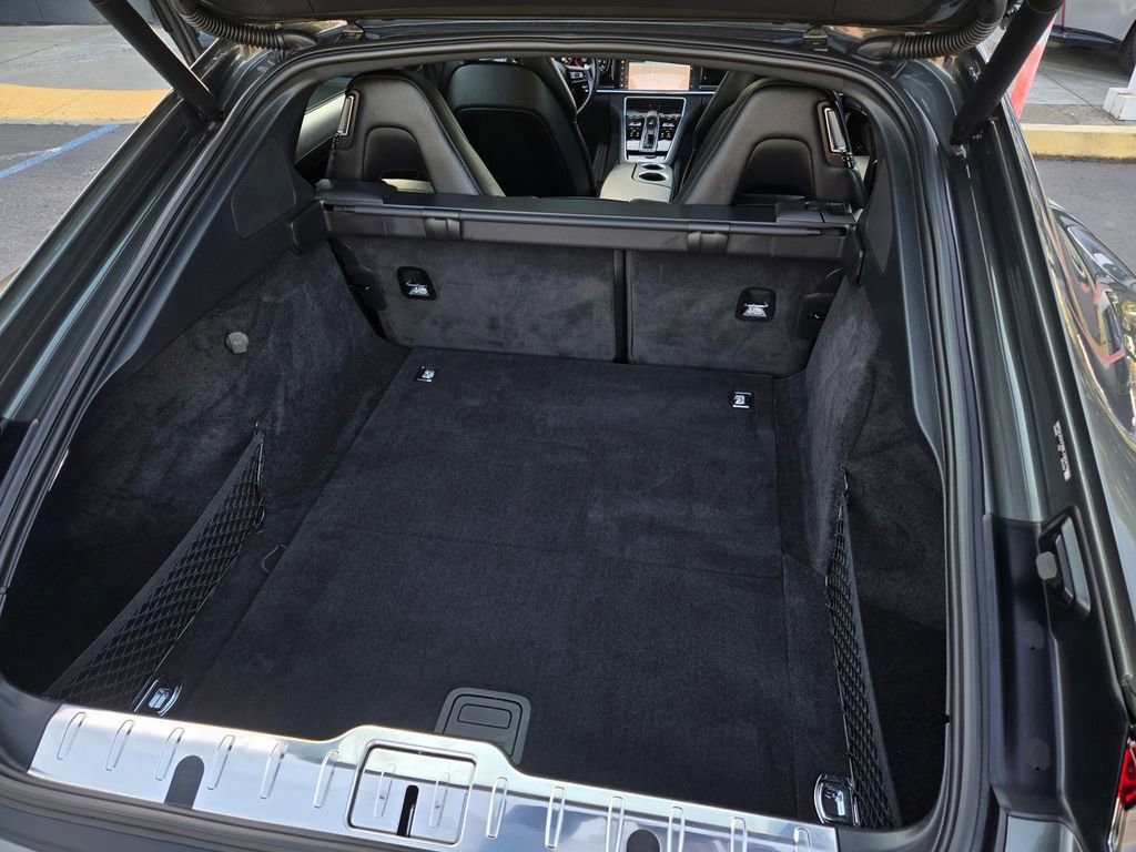 Used 2022 Porsche Panamera Platinum Edition image 40