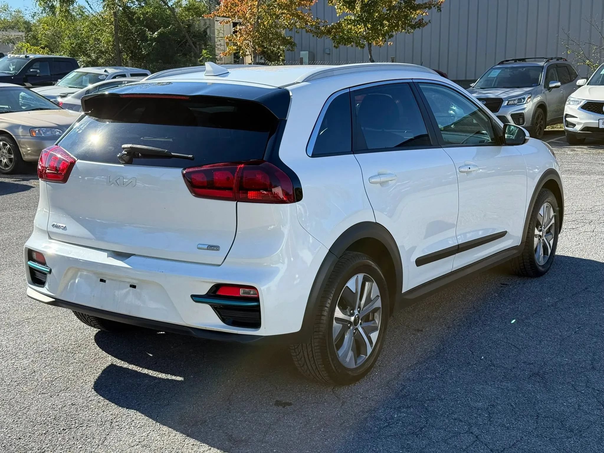 Used 2022 Kia Niro EX w/ Cold Weather Package FWD image 5
