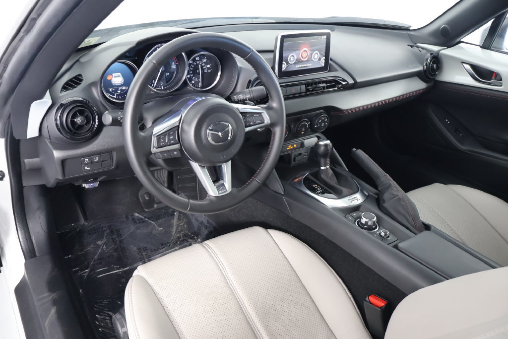 Used 2017 MAZDA MX-5 Miata RF Club RWD image 11