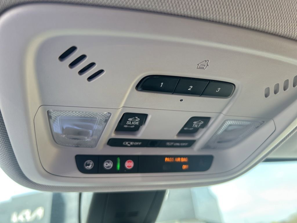 Used 2018 Chevrolet Traverse Premier image 30