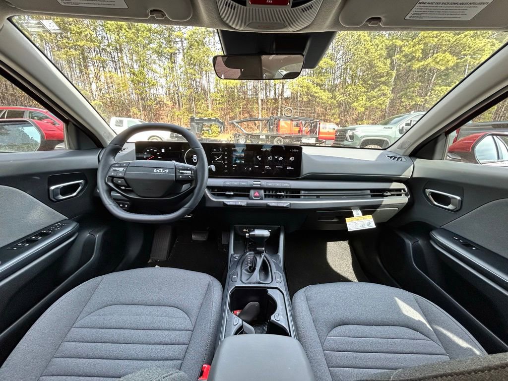 Used 2025 Kia K4 EX image 11