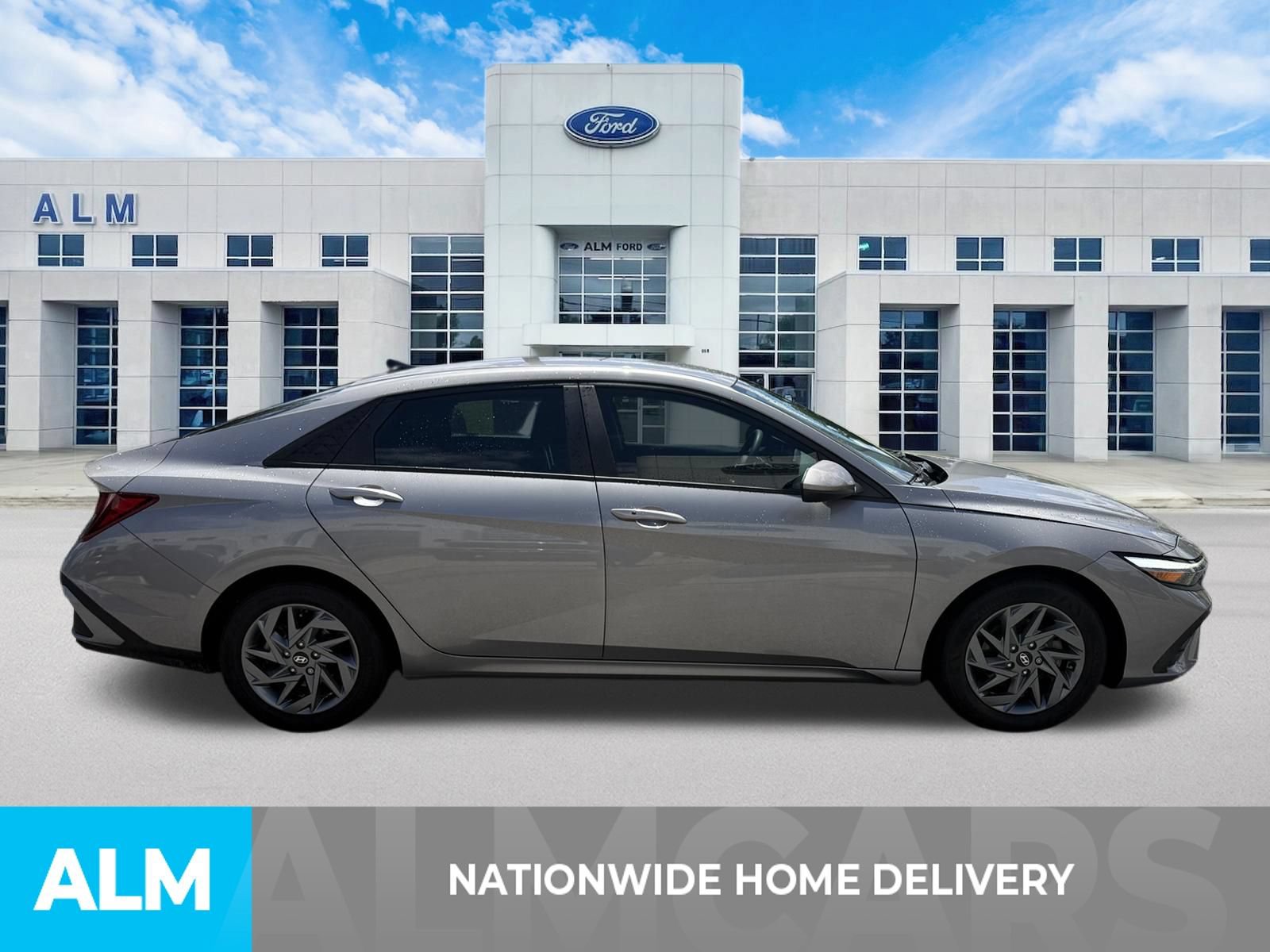 Used 2024 Hyundai Elantra SEL FWD image 4