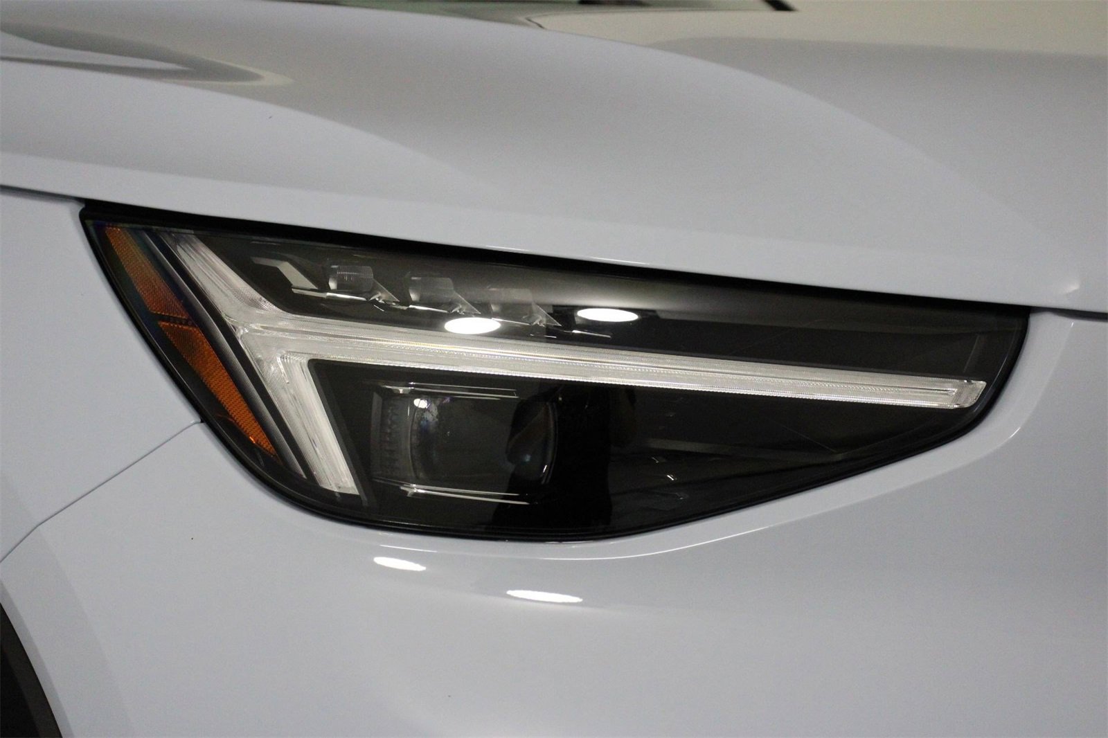 New 2025 Volvo XC40 B5 Plus w/ Climate Package image 14