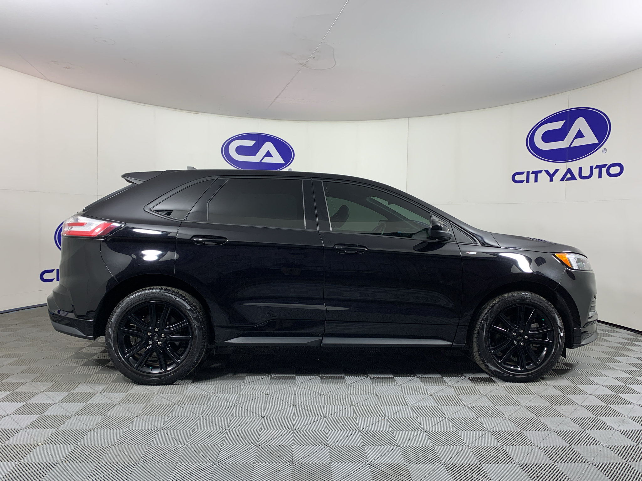 Used 2023 Ford Edge ST-Line AWD/4WD image 2