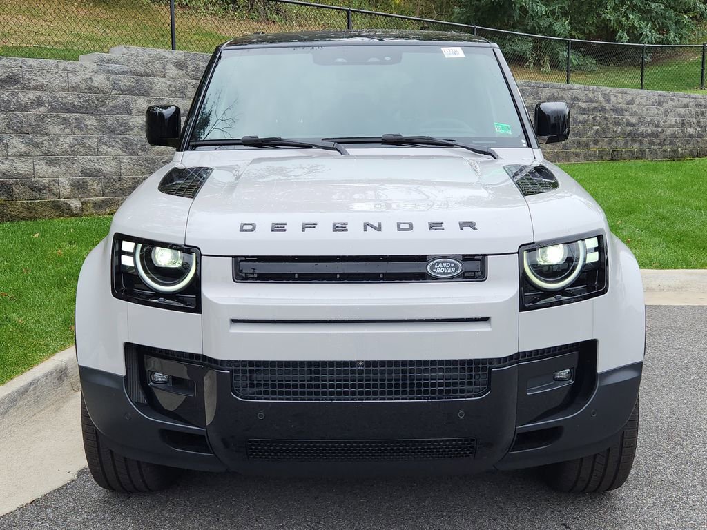 Used 2026 Land Rover Defender 110 S image 8