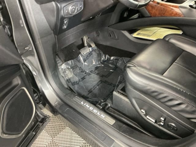 Used 2018 Lincoln MKX Reserve w/ Driver Assistance Package image 16