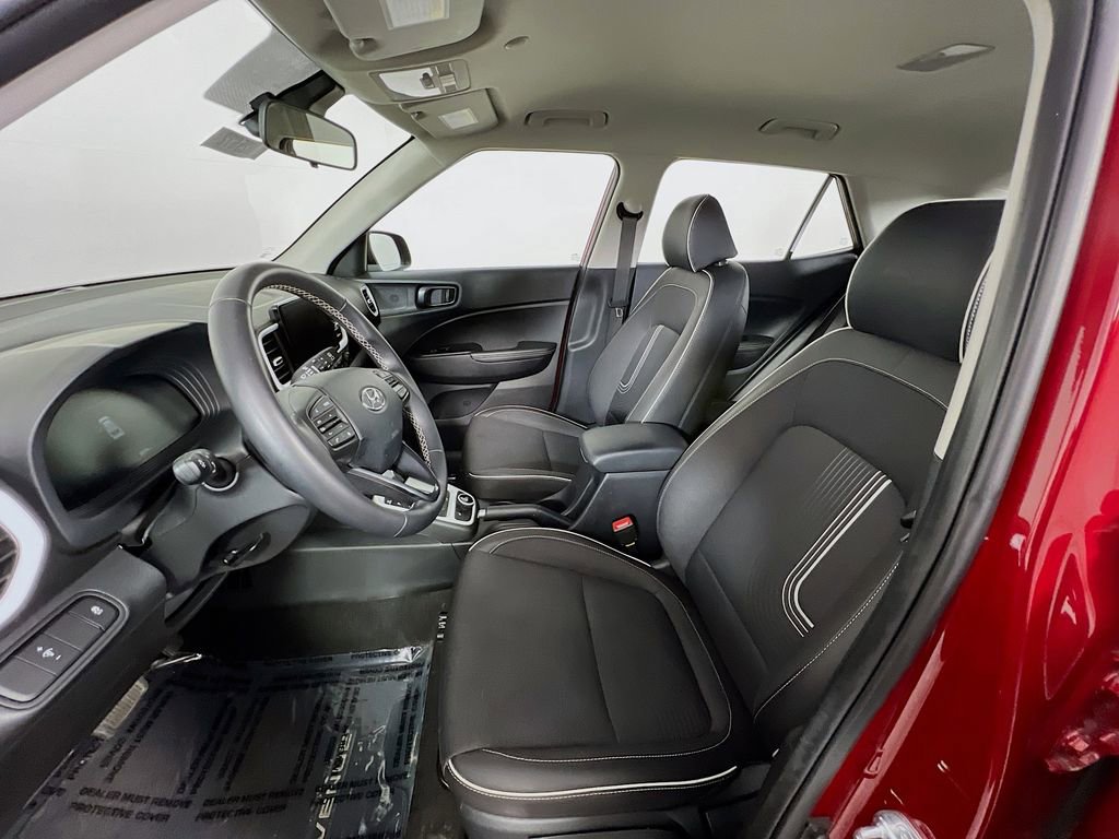 Certified 2023 Hyundai Venue Limited w/ Cargo Package FWD image 20