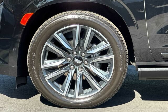 Used 2021 Cadillac Escalade Sport w/ Driver Assist Tech Package AWD/4WD image 28