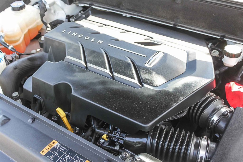 Used 2018 Lincoln MKX Reserve w/ Driver Assistance Package image 32