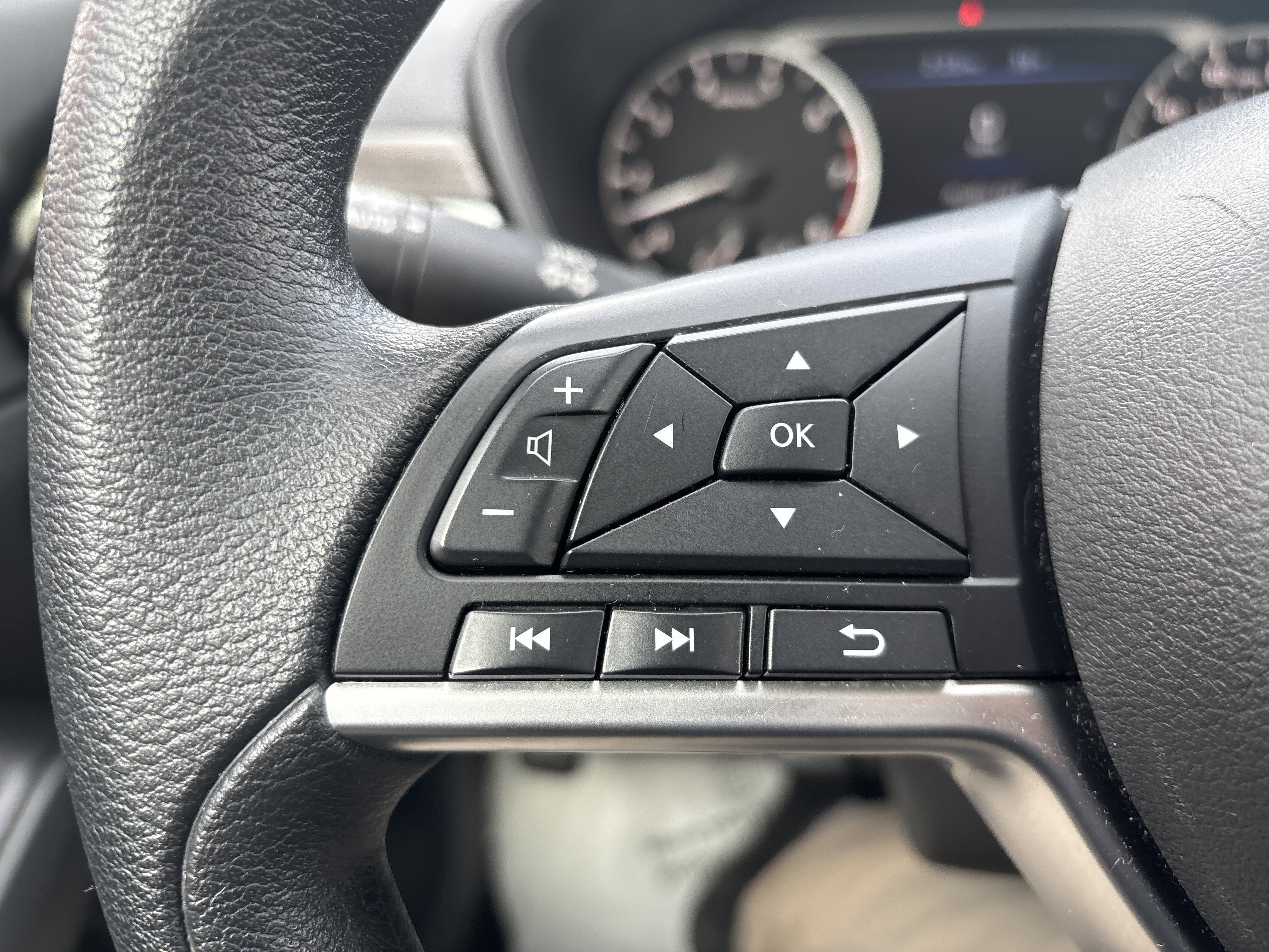 Used 2024 Nissan Altima 2.5 SV image 19