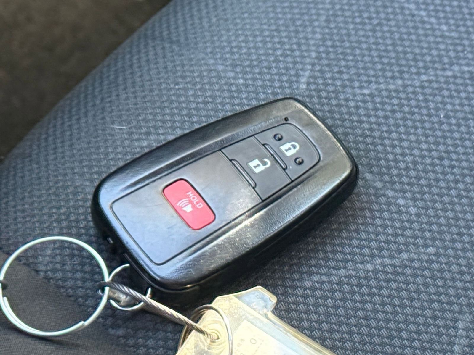 Used 2025 Toyota RAV4 XLE image 22