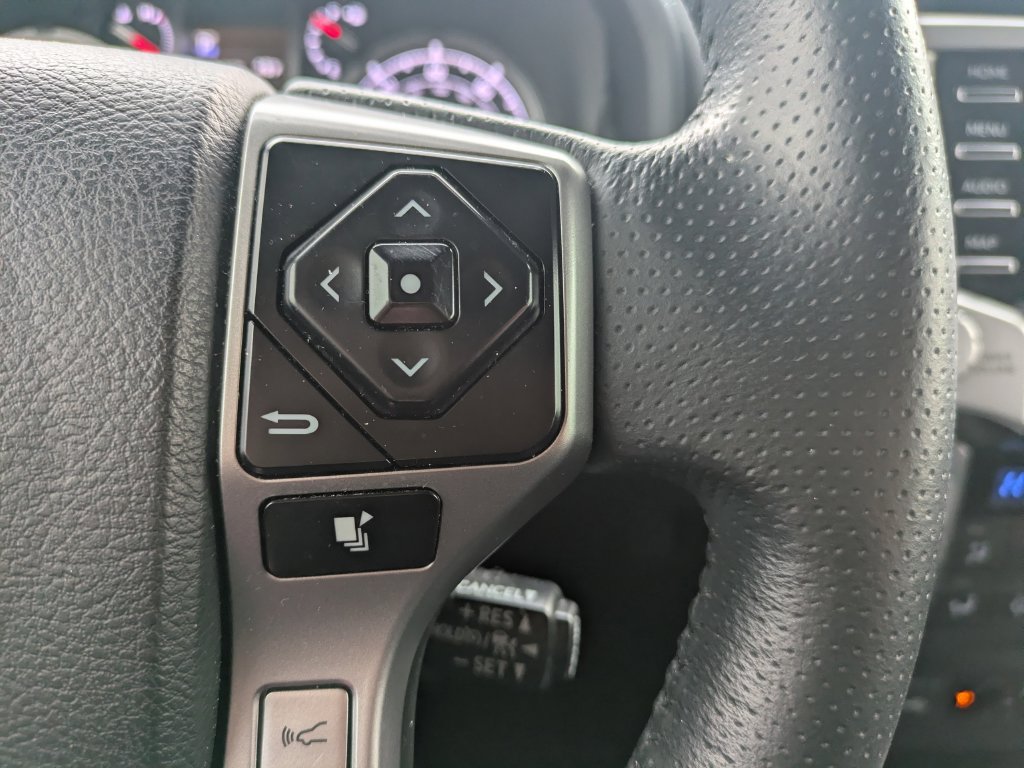 Used 2022 Toyota 4Runner Limited AWD/4WD image 23