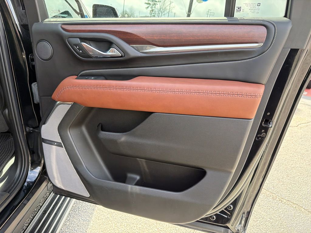 Used 2023 GMC Yukon XL Denali Ultimate image 16