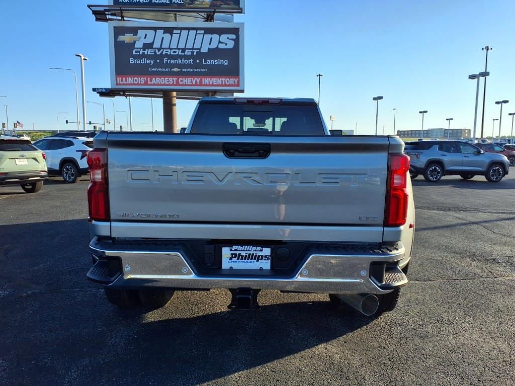 New 2025 Chevrolet Silverado 3500 LTZ w/ LTZ Plus Package AWD/4WD image 5