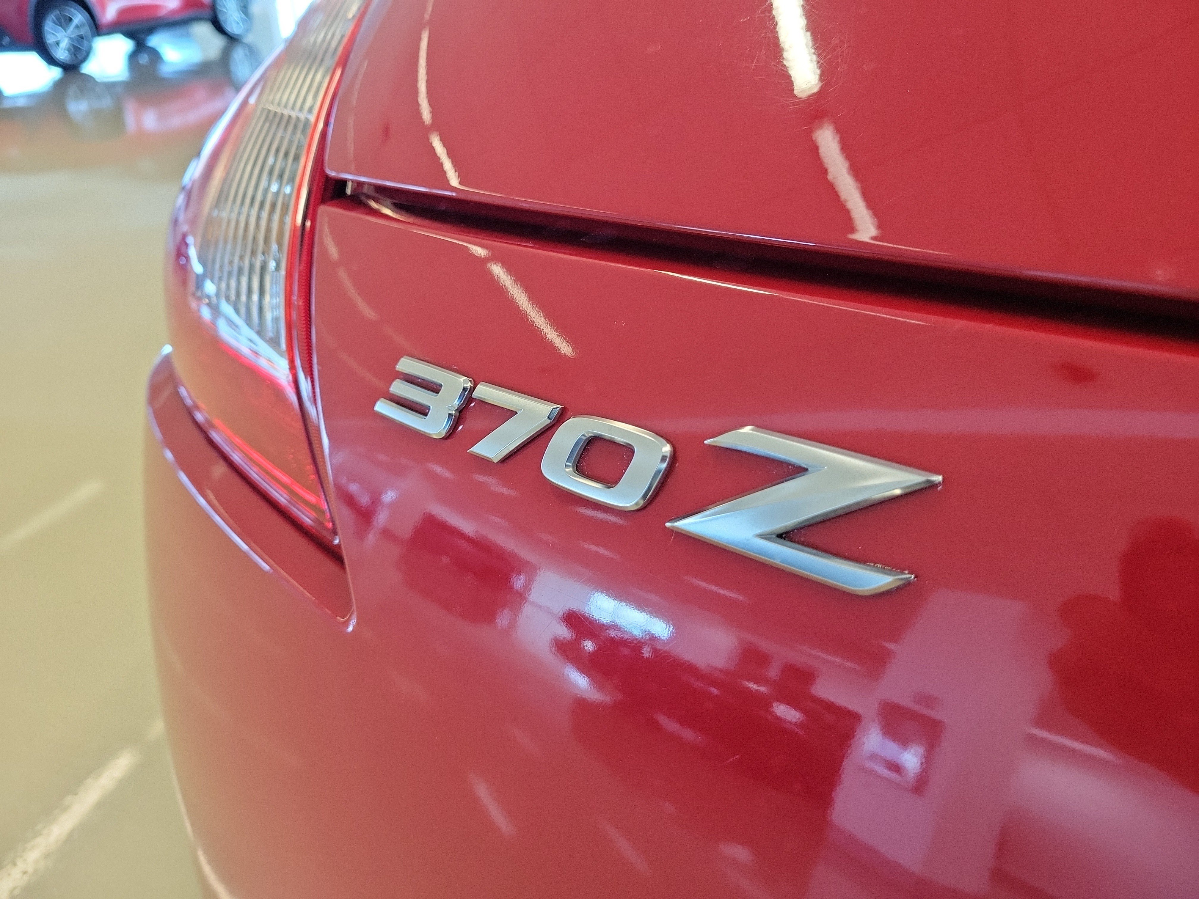 Used 2010 Nissan 370Z Touring RWD image 11