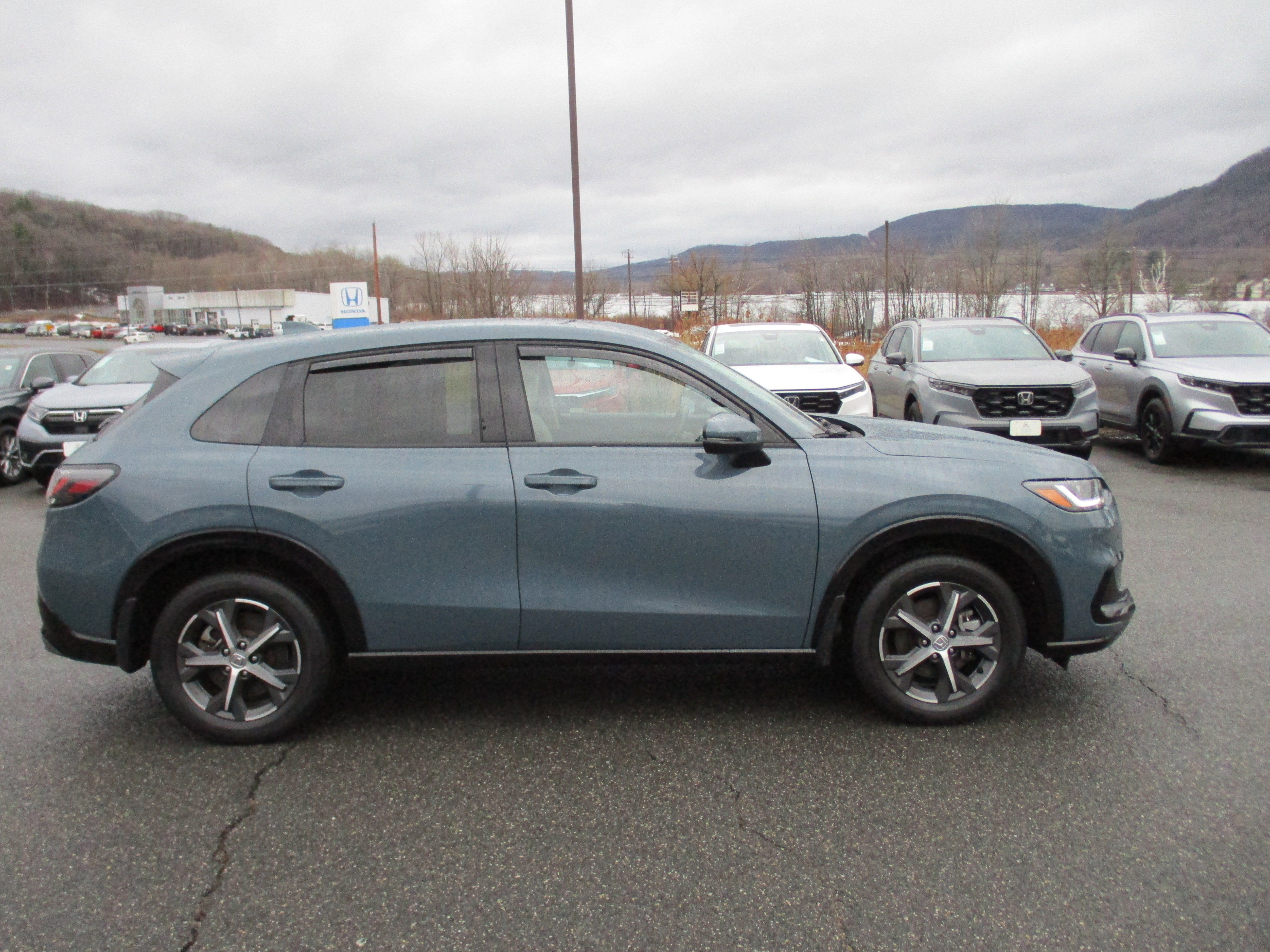 Certified 2023 Honda HR-V EX-L image 4