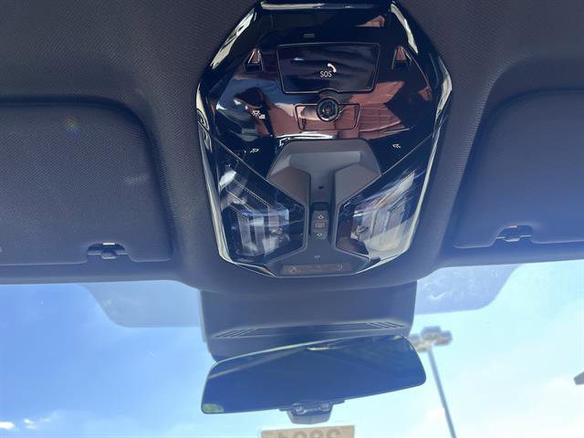 New 2026 BMW 750e xDrive w/ Executive Package image 18