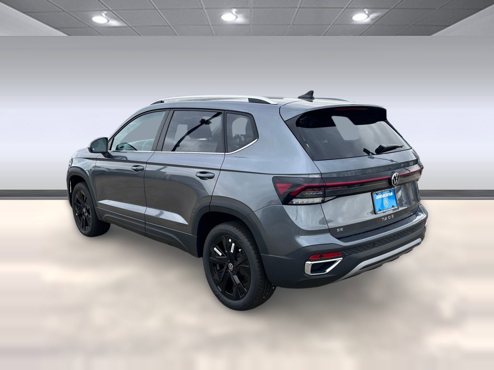 New 2026 Volkswagen Taos SE image 3