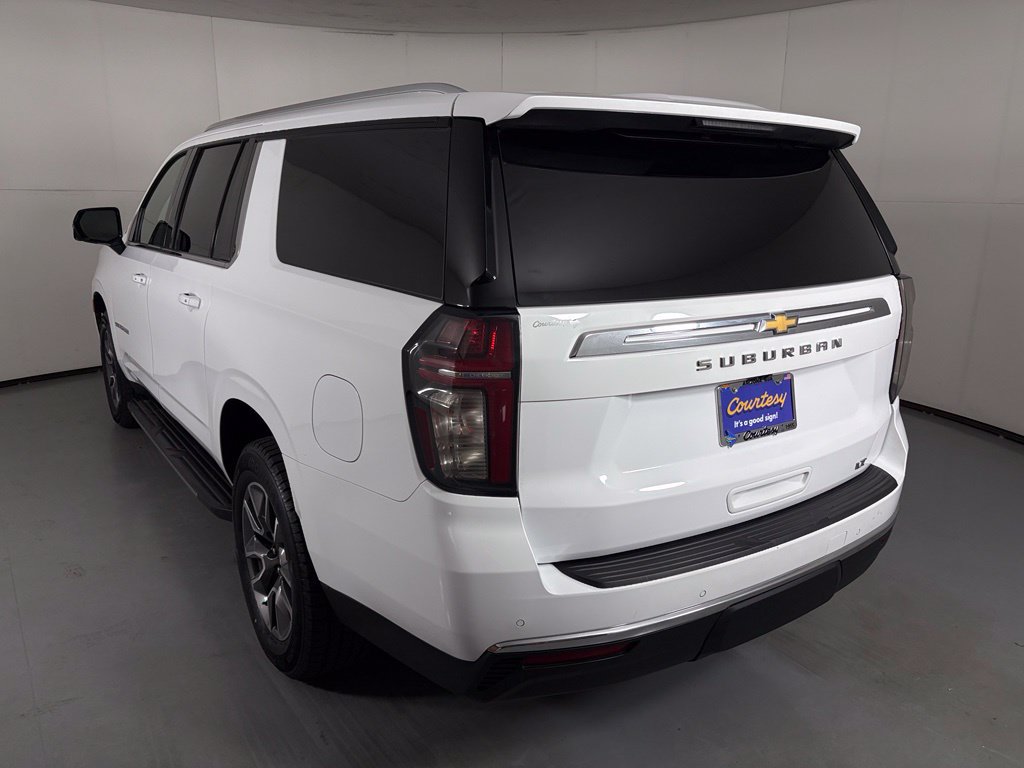 Used 2021 Chevrolet Suburban LT w/ Luxury Package AWD/4WD image 6