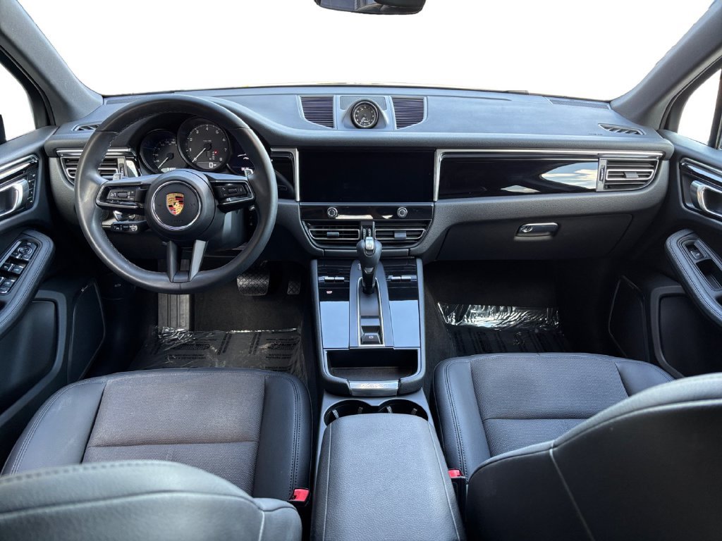 Used 2023 Porsche Macan AWD/4WD image 10