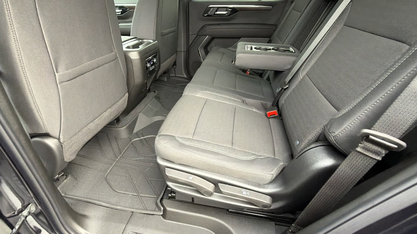 New 2026 Chevrolet Tahoe LS image 24