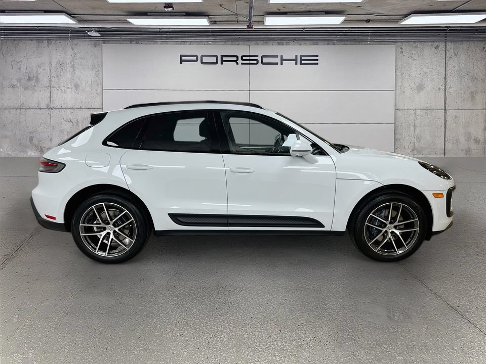 Certified 2026 Porsche Macan AWD/4WD image 8