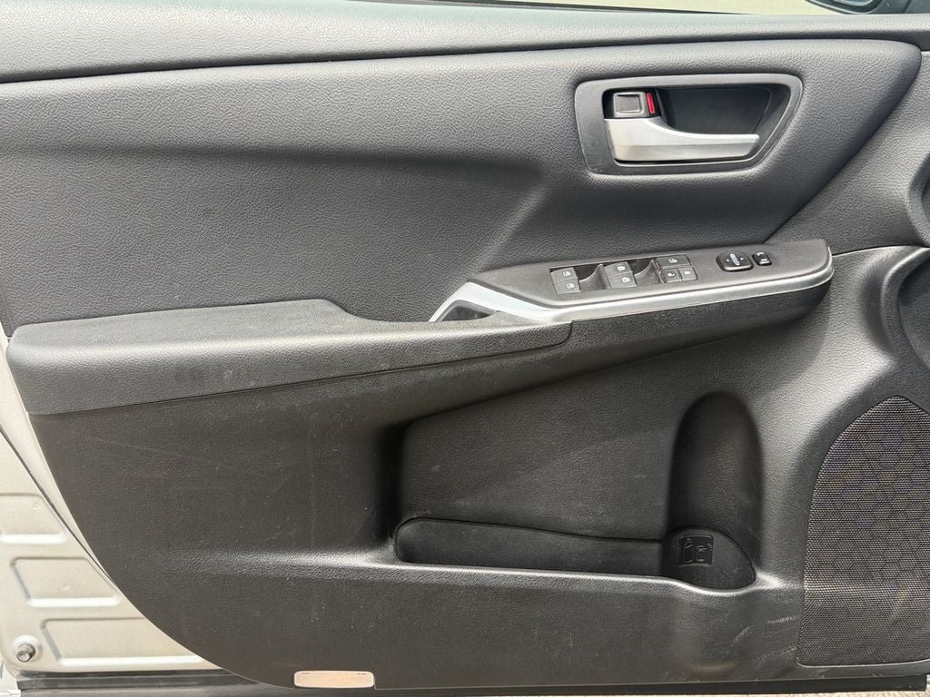 Used 2017 Toyota Camry SE FWD image 20