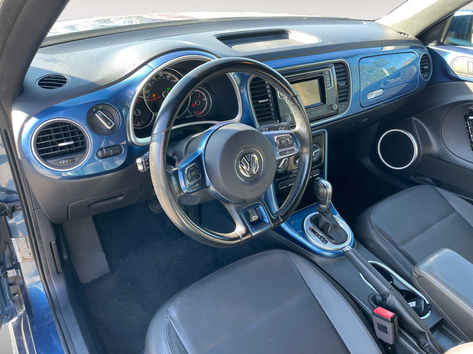 Used 2018 Volkswagen Beetle 2.0T S FWD image 13
