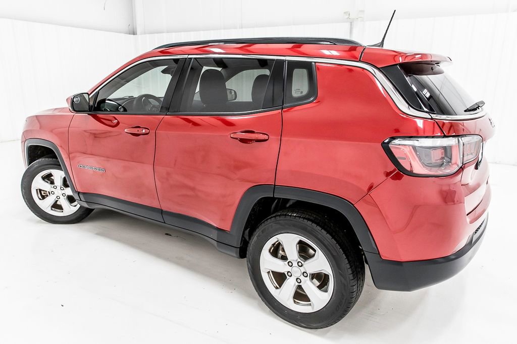Used 2018 Jeep Compass Latitude w/ Popular Equipment Group AWD/4WD image 4