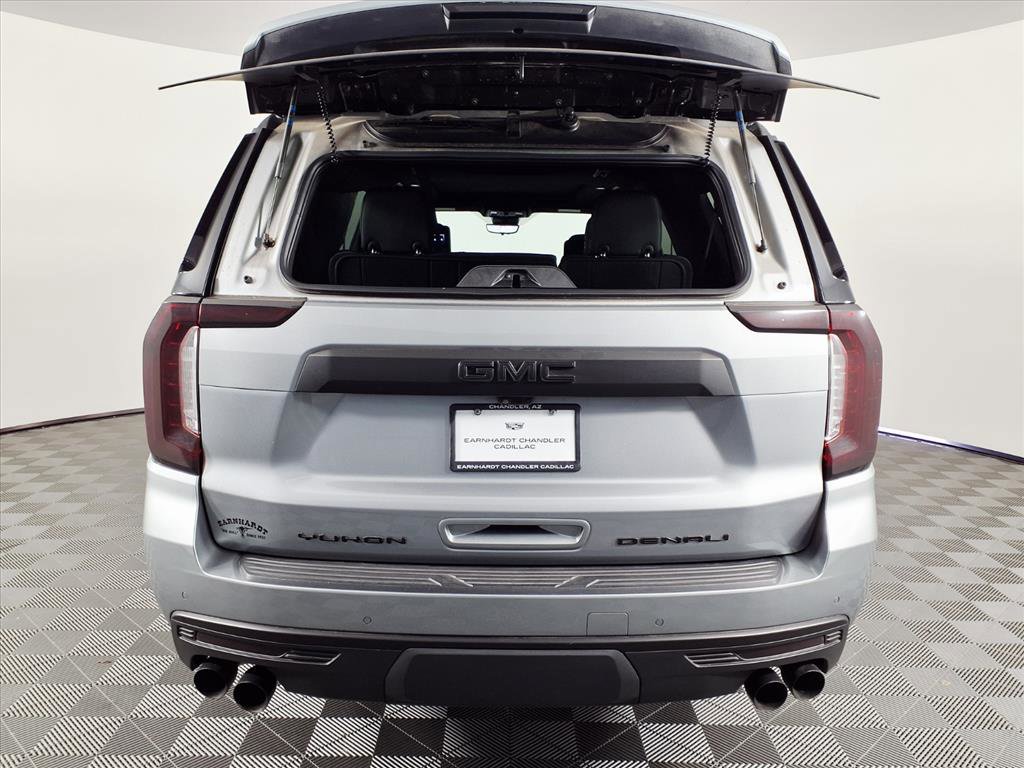 Used 2023 GMC Yukon XL Denali w/ Denali Reserve Package image 9