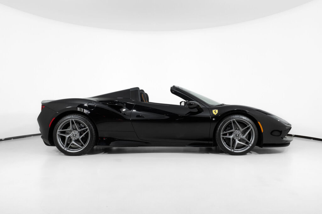 Used 2022 Ferrari F8 Tributo RWD image 10